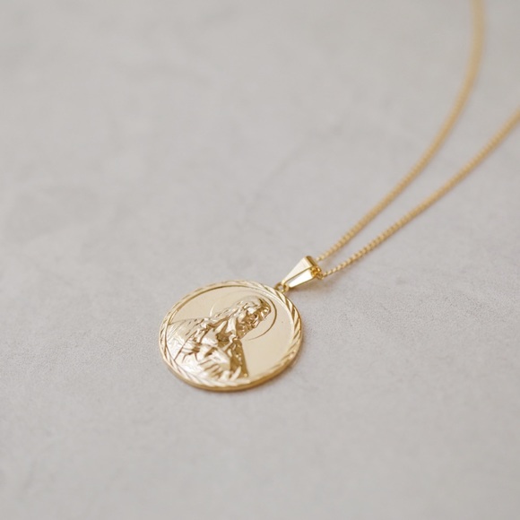 Men’s Jesus Necklace | 18k Gold Filled - Picture 3 of 7